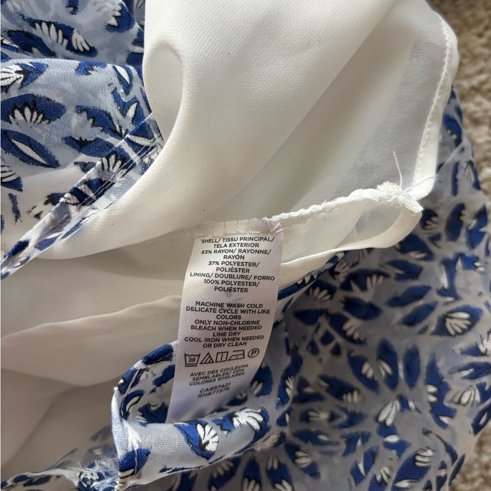 Ann Taylor Blue and White Floral Blouse - Picture 4 of 4